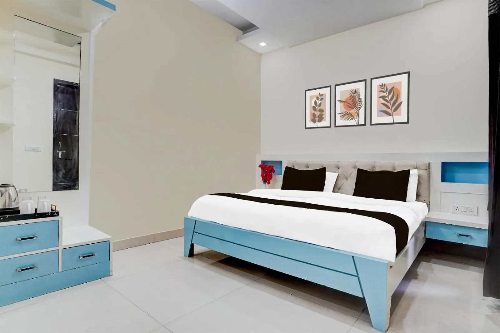 Hotel Grand Cozy Cave New Delhi